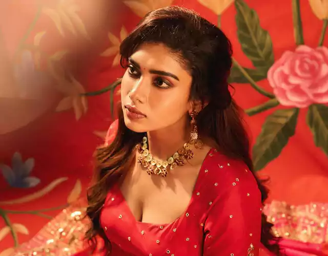 Dushara Vijayan New Photos